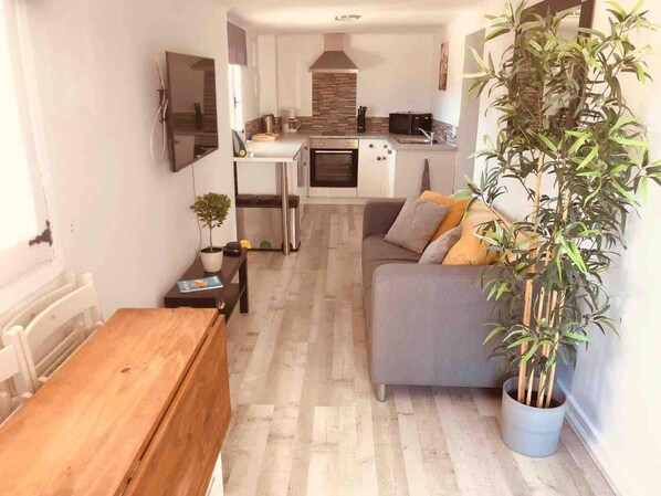 Apartment | Living area | TV - Lovely 2 Bed Apartment in Alcalali (Alcalali)