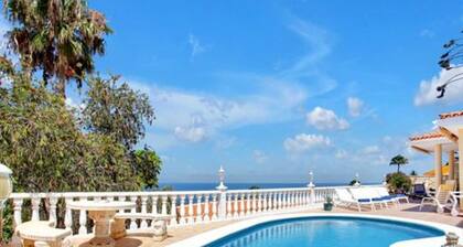 House Beautiful Carla Private Pool in Tfs
