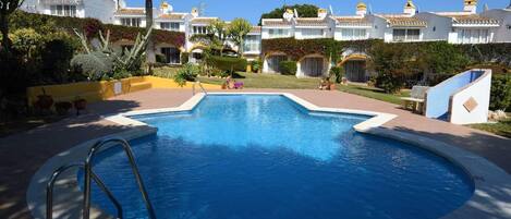 House | Pool | Outdoor pool