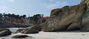 3 Bed House Sleeps 6 With Pet-friendly Garden