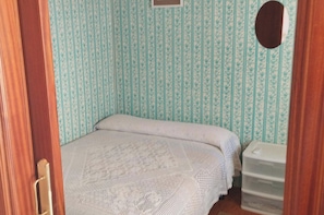 3 chambres, fer et planche à repasser, Wi-Fi gratuit, draps fournis