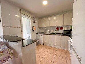 Apartment | Eigene Küche | Mikrowelle, Ofen, Herdplatte, Geschirrspüler