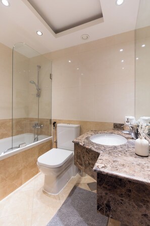 Comfort Apartment, Marina View | Bathroom - 1 br in Dorra Bay - Marina View (Dubai)