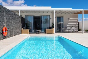 Villa | Pool | Outdoor pool - Villa Paraiso de Jil - Stunning, Brand new 3 bed ! (Yaiza)