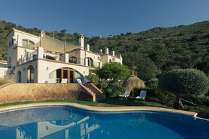 Vila | Piscina | Piscina interna