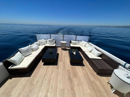Live on a Luxury 65ft Yacht in Duquesa- Estapona