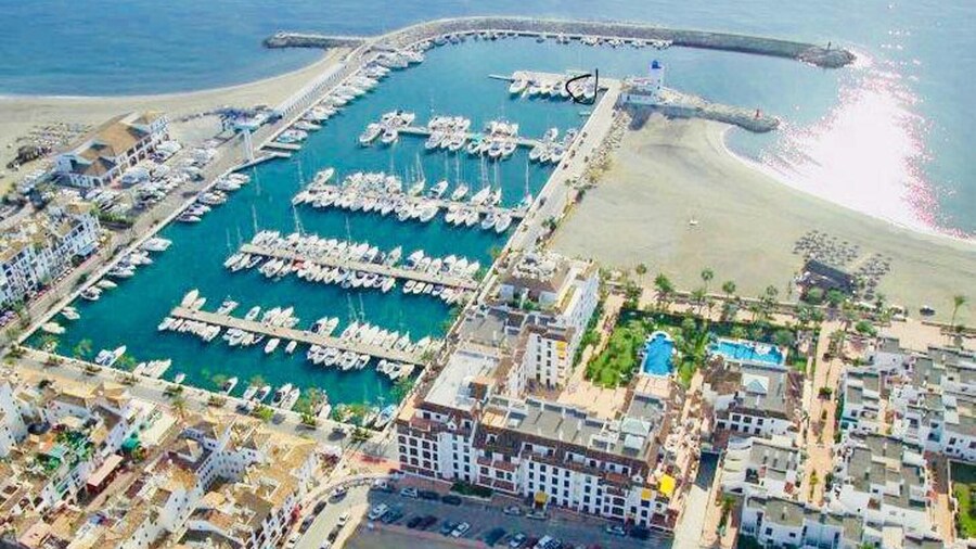 Live on a Luxury 65ft Yacht in Duquesa- Estapona