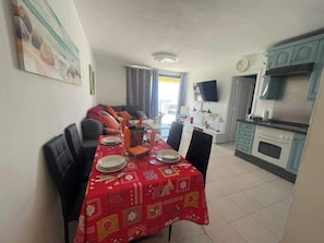 Dining - Apartment - Sleeps 4 - Jacuzzi - Terrace - Pool (Adeje)