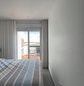Apartment | 2 Schlafzimmer, Bügeleisen/Bügelbrett, kostenloses WLAN, Bettwäsche