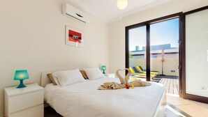 Unclassified image, 3 of 24, button - Lovely 3-bed Villa in Playa Blanca (Yaiza)