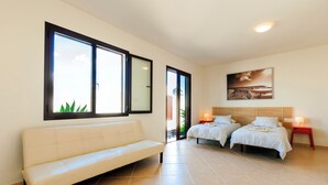 Unclassified image, 4 of 24, button - Lovely 3-bed Villa in Playa Blanca (Yaiza)