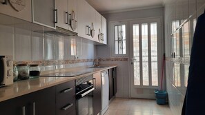 House | Private kitchen | Fridge, microwave, oven, stovetop - Captivating 3 Bedroom House Casa Susan (Pulpi)