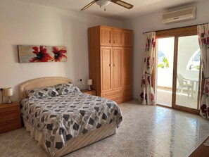 4 chambres, fer et planche à repasser, Wi-Fi gratuit, draps fournis