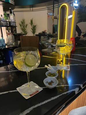 Villa | Dining - Luxury Villa in Perfect Location With sea Views (Manilva)