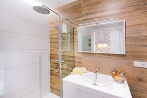 Apartment | Bathroom - Sea View-2 Bed-sleeps 5-balcony-private Parking (Altea)