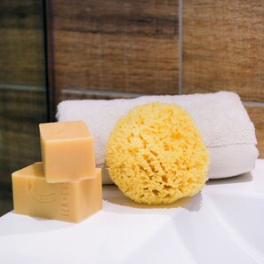 Appartement | Ăquipements de salle de bain | Douche, sĂšche-cheveux, serviettes fournies