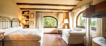 Mas Bou - Where Art Meets Authenticity