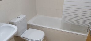 Bathroom - Lovely 2-bed Apartment in Condado de Alhama (Fortuna)