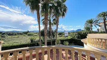 Villa | Property grounds