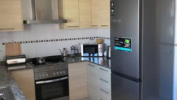 Lägenhet | Eget kök | Kylskåp, mikrovågsugn, ugn och spishäll