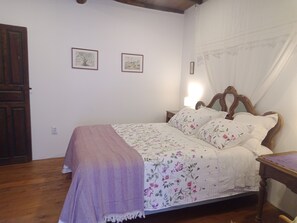 1 bedroom, free WiFi, bed sheets - Castro Caldelas - Cottage - Sleeps 2 - Petfriendly (Castro Caldelas)