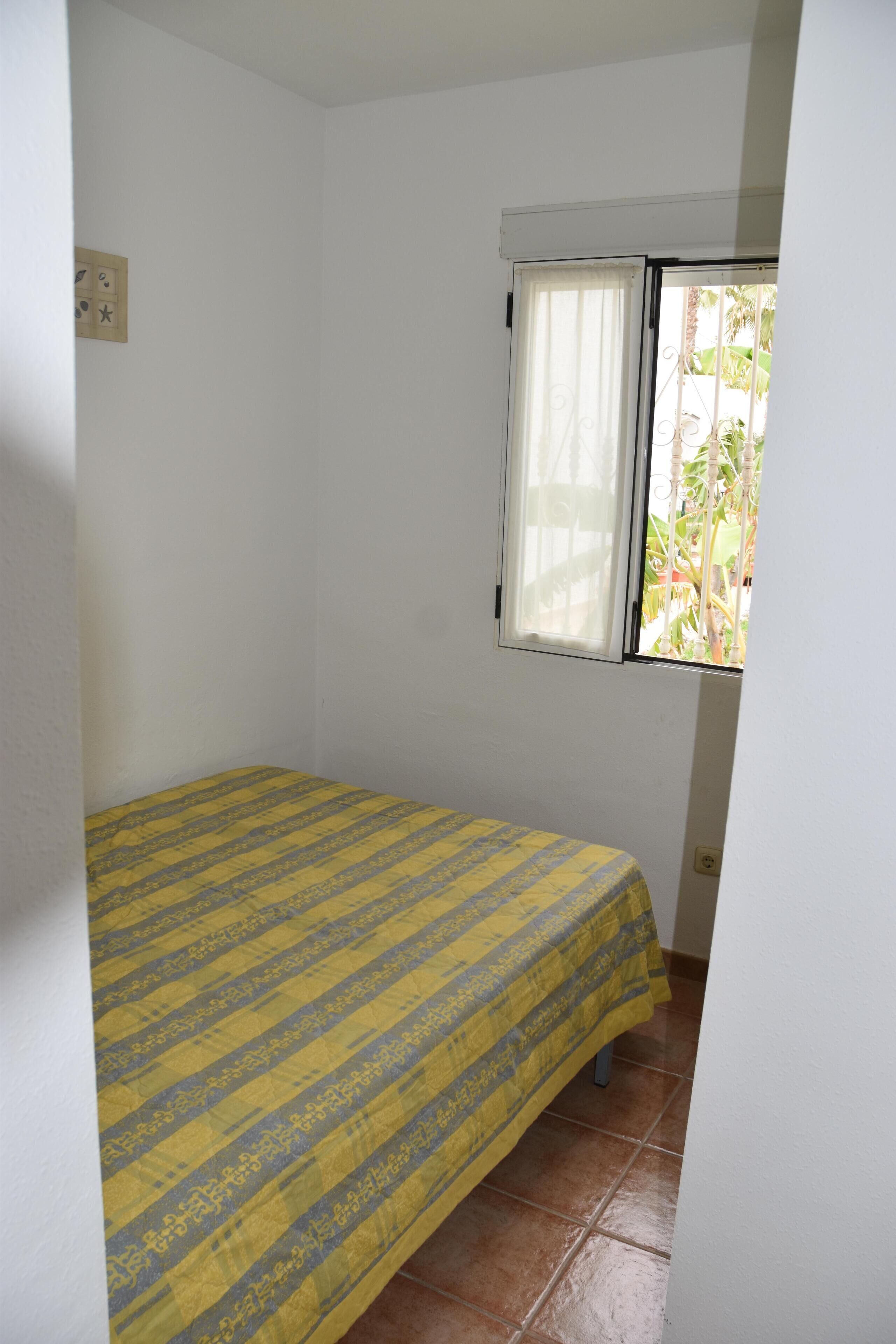 House | 2 bedrooms, iron/ironing board, free WiFi, bed sheets