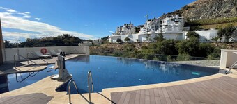 Modern Luxurious 3-bed Apartment in La Quinta Golf