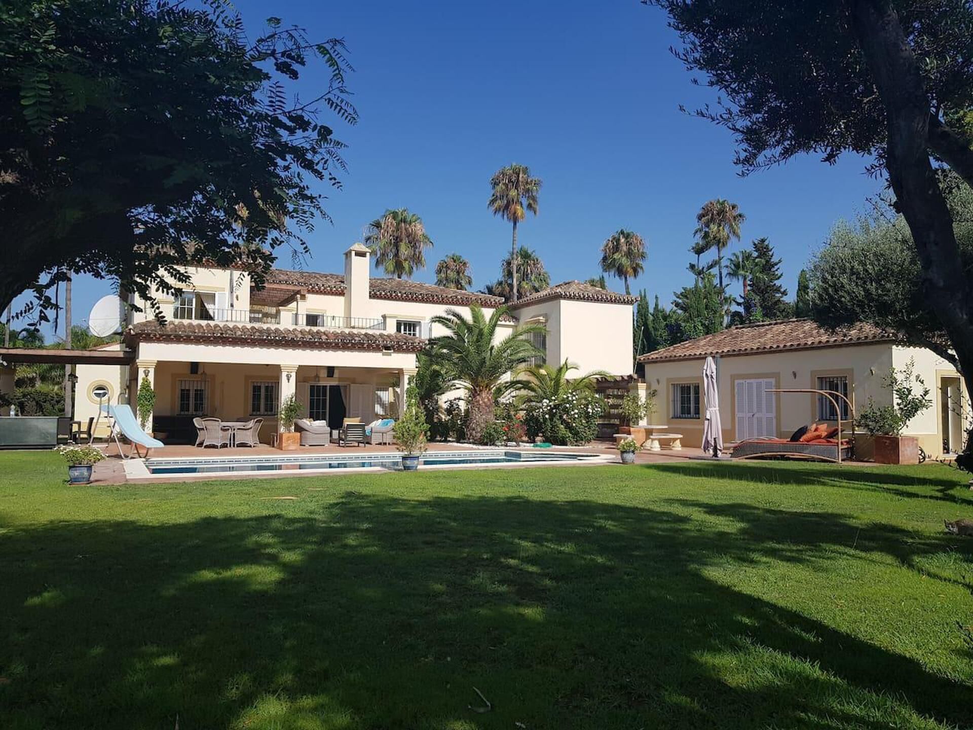 Villa | Exterior