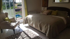 Villa | 6 bedrooms, iron/ironing board, free WiFi, bed sheets - Impeccable 6-bed Villa, Sotogrande, Kings & Queens (San Roque)