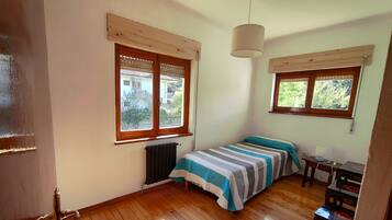 Chalet | 4 bedrooms, free WiFi, bed sheets