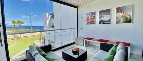 Apartment | Living area | TV