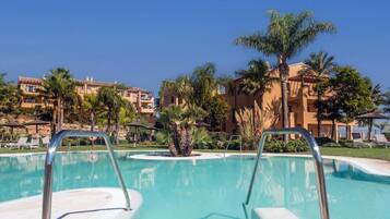 Apartament | Piscina | Piscina a l'aire lliure