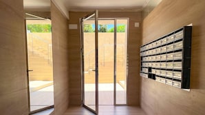Apartment | Interior - 2 Bedroom Apartment With sea View (Denia)