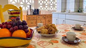 Apartment | Dining - 2 Bedroom Apartment With sea View (Denia)