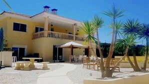 Villa | Property grounds - Stunning 3 Bedroom Rural Apartment Near Pinoso (Pinoso)