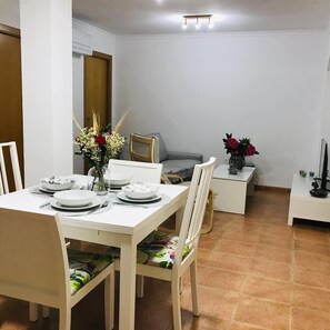 Apartment | Dining - Impeccable 3-bed Apartment in Puerto de Sagunto (Sagunto)
