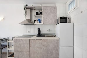 Fridge, microwave, oven, stovetop - Apto 110 El Dorado Playa las Americas (Arona)