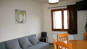 Unclassified image, 3 of 10, button - Remarkable 2-bed Apartment in Castellar de N'hug (Castellar de N'hug)
