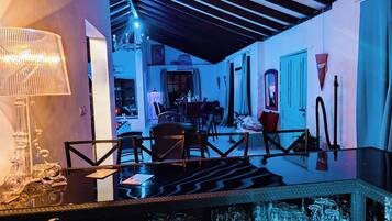 Vila | Bar (di properti)