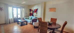 Apartment | Dining - Lovely 2-bed Apartment in Costa Esuri (Ayamonte)