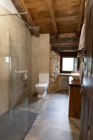 คอทเทจ | ห้องน้ำ | ฝักบัว, ไดร์เป่าผม, ผ้าเช็ดตัว