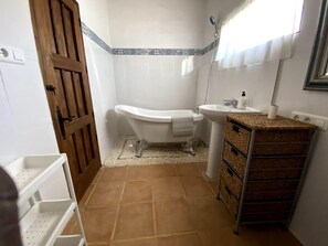 Cabin | Bathroom