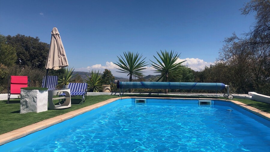 3 Bed Lodge - Sleeps 6 - Pool - Terrace - Parking