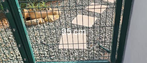 Enceinte de lâhĂ©bergement