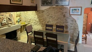 House | Dining - Beautiful 3-bed Town House With Garden in Sax (Sax)