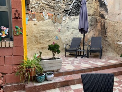 Beautiful 3-bed Town House With Garden in Sax