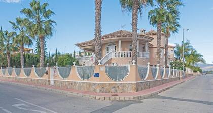 Executive 5 Star 2-bed Apartment in Benferri