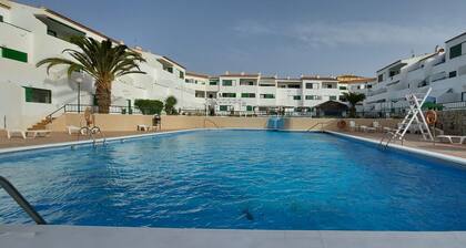 Alondras Park - Sleeps 2 - Parking - Pool