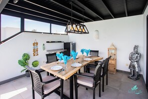 Dining - Gorgeous Newly Renovated 4-bedroom Villa! (Yaiza)