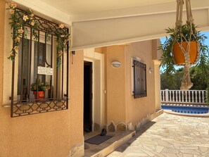 Villa | Property grounds - Stunning 4-bed Villa in Bolnuevo With Pool (Mazarrón)